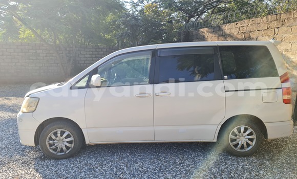 Buy Used Toyota Noah White Car in Lusaka in Zambia