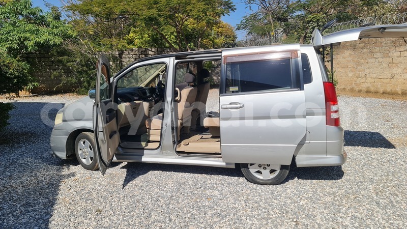 Big with watermark nissan serena zambia lusaka 31301
