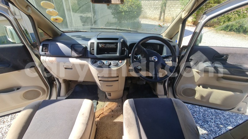 Big with watermark nissan serena zambia lusaka 31301