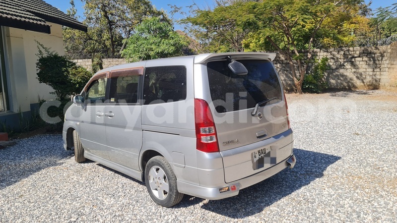 Big with watermark nissan serena zambia lusaka 31301