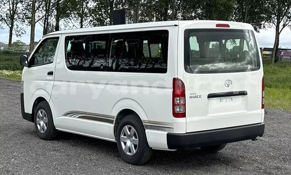 Tenga Tsaru Toyota HiAce Chena Rori in Kitwe in Zambia Tenga Tsaru Toyota HiAce Chena Rori in Kitwe in Zambia