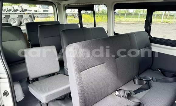 Tenga Tsaru Toyota HiAce Chena Rori in Kitwe in Zambia Tenga Tsaru Toyota HiAce Chena Rori in Kitwe in Zambia