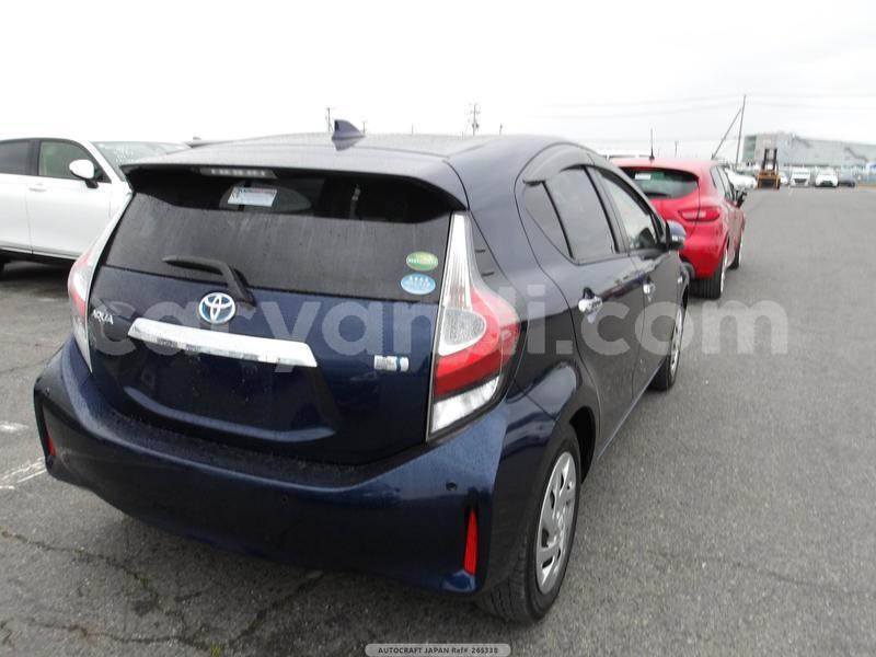 Big with watermark toyota aqua zambia livingstone 31303