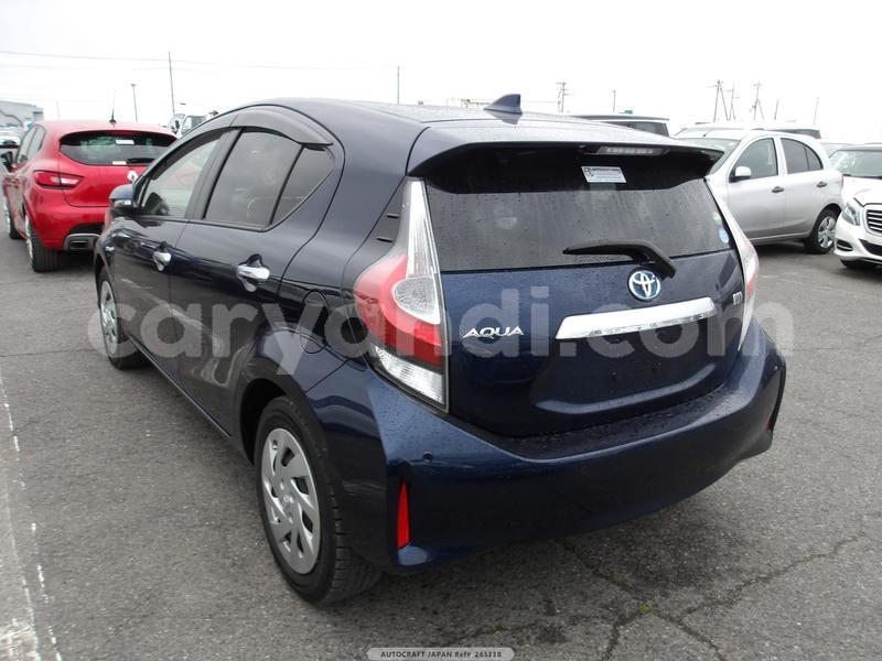 Big with watermark toyota aqua zambia livingstone 31303