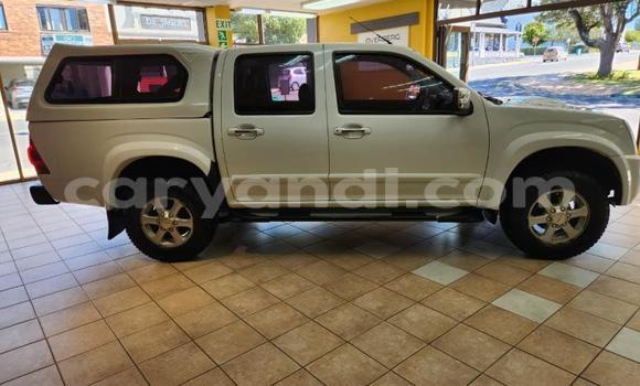 Buy Used Isuzu KB White Car in Livingstone in Zambia Buy Used Isuzu KB White Car in Livingstone in Zambia