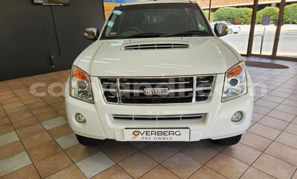 Buy Used Isuzu KB White Car in Livingstone in Zambia Buy Used Isuzu KB White Car in Livingstone in Zambia