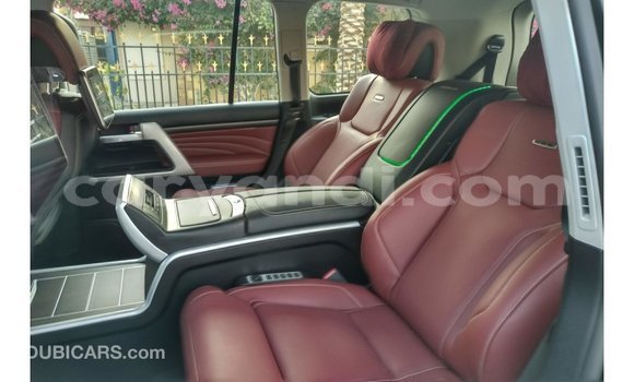 Acheter Import Voiture Toyota Land Cruiser Noir à Import - Dubai, Zambie Acheter Import Voiture Toyota Land Cruiser Noir à Import - Dubai, Zambie