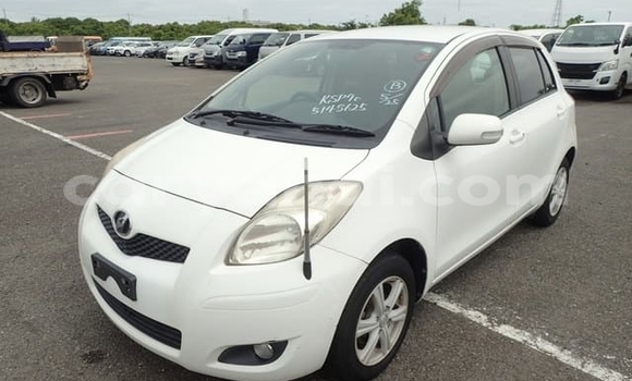 Nunua Ilio tumika Toyota Vitz Nyeupe Gari ndani ya Lusaka nchini Zambia