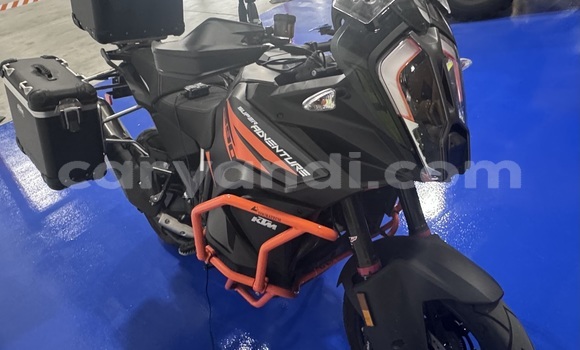 Acheter Occasion Moto KTM SuperDuke Noir à Livingstone, Zambie Acheter Occasion Moto KTM SuperDuke Noir à Livingstone, Zambie
