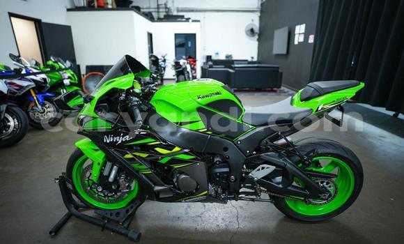 Acheter Occasion Moto Kawasaki Ninja ZX-10R Vert à Lusaka, Zambie Acheter Occasion Moto Kawasaki Ninja ZX-10R Vert à Lusaka, Zambie