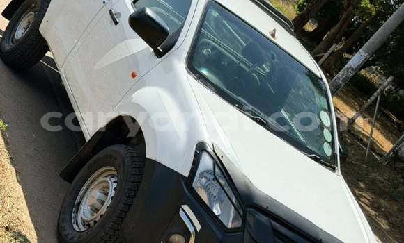 Buy Used Isuzu D–MAX White Car in Kansanshi in North-Western