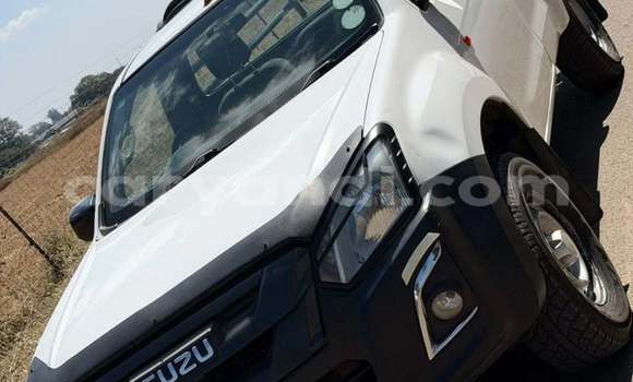 Buy Used Isuzu D–MAX White Car in Kansanshi in North-Western Buy Used Isuzu D–MAX White Car in Kansanshi in North-Western