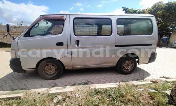 Acheter Occasion Voiture Nissan Caravan Gris à Lusaka, Zambie Acheter Occasion Voiture Nissan Caravan Gris à Lusaka, Zambie