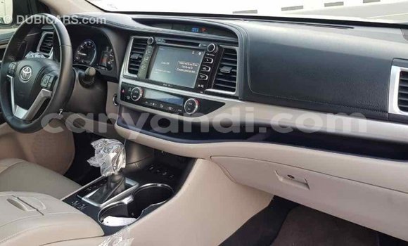 Nunua Imported Toyota Highlander Nyeusi Gari ndani ya Import - Dubai nchini Zambia Nunua Imported Toyota Highlander Nyeusi Gari ndani ya Import - Dubai nchini Zambia