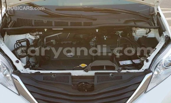 Tenga Imported Toyota Sienna Chena Mota in Import - Dubai in Zambia Tenga Imported Toyota Sienna Chena Mota in Import - Dubai in Zambia