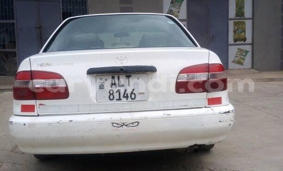 Acheter Occasion Voiture Toyota Corolla Blanc à Lusaka, Zambie Acheter Occasion Voiture Toyota Corolla Blanc à Lusaka, Zambie