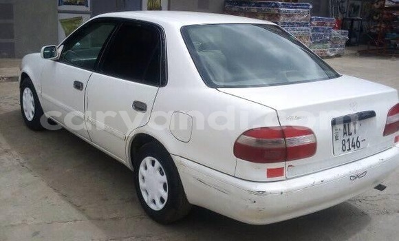Acheter Occasion Voiture Toyota Corolla Blanc à Lusaka, Zambie Acheter Occasion Voiture Toyota Corolla Blanc à Lusaka, Zambie