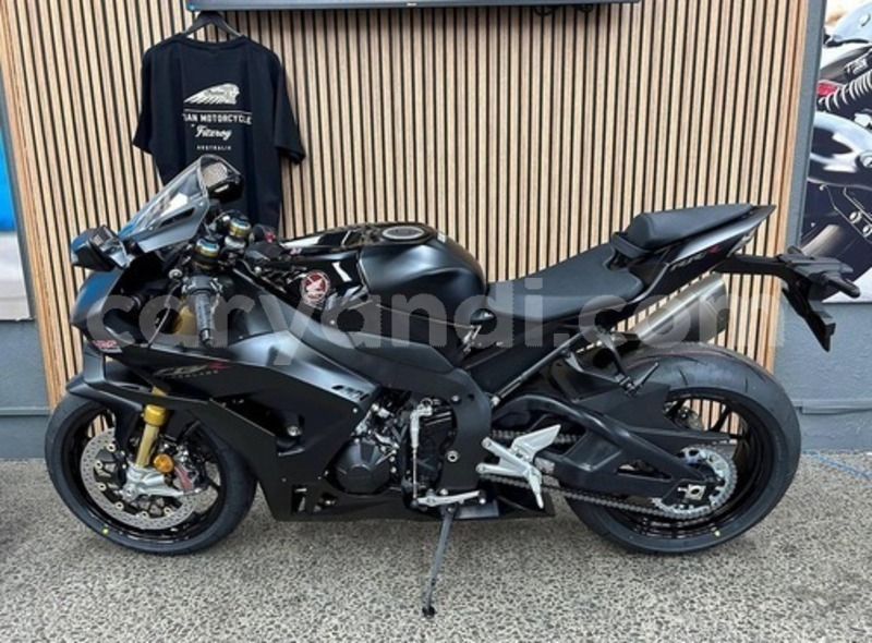 Big with watermark yamaha tmax zambia lusaka 32836