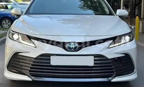 Nunua Ilio tumika Toyota Camry Nyeupe Gari ndani ya Lusaka nchini Zambia