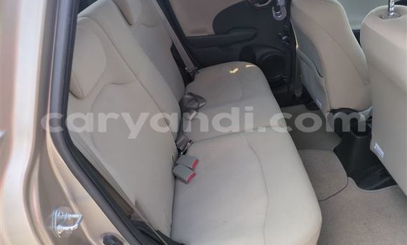 Acheter Import Voiture Honda FIT Beige à Lusaka, Zambie Acheter Import Voiture Honda FIT Beige à Lusaka, Zambie