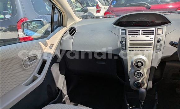 Acheter Import Voiture Toyota Vitz Bleu à Lusaka, Zambie Acheter Import Voiture Toyota Vitz Bleu à Lusaka, Zambie