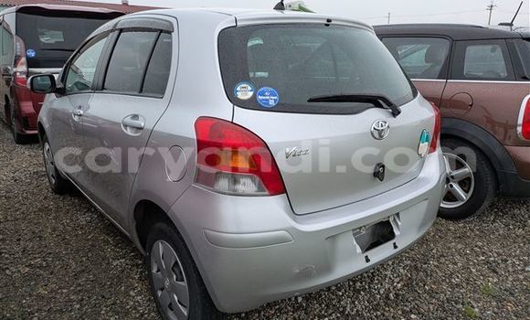Acheter Import Voiture Toyota Vitz Gris à Lusaka, Zambie Acheter Import Voiture Toyota Vitz Gris à Lusaka, Zambie