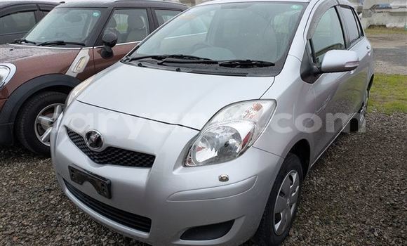 Acheter Import Voiture Toyota Vitz Gris à Lusaka, Zambie Acheter Import Voiture Toyota Vitz Gris à Lusaka, Zambie