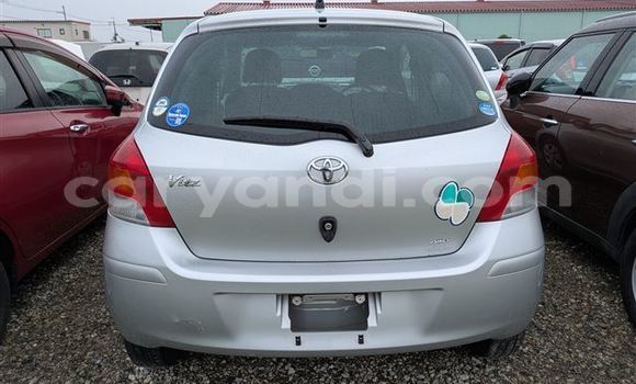 Acheter Import Voiture Toyota Vitz Gris à Lusaka, Zambie Acheter Import Voiture Toyota Vitz Gris à Lusaka, Zambie