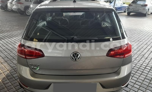 Tenga Tsaru Volkswagen Golf Sirivha Mota in Petauke in Eastern Tenga Tsaru Volkswagen Golf Sirivha Mota in Petauke in Eastern