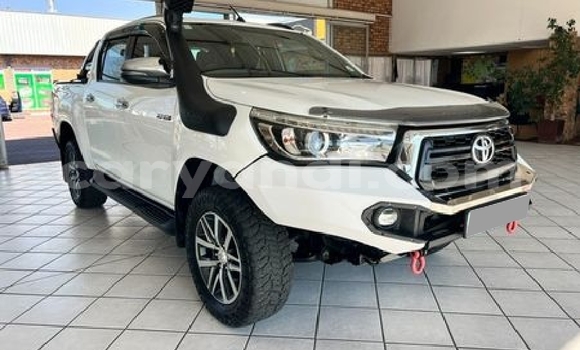 Buy Used Toyota Hilux White Car in Sesheke in Western