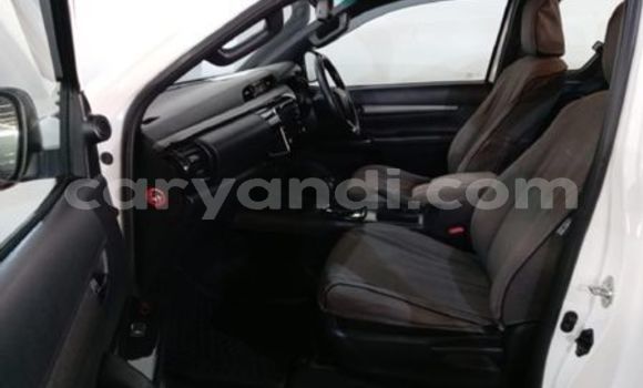 Buy Used Toyota Hilux White Car in Petauke in Eastern Buy Used Toyota Hilux White Car in Petauke in Eastern