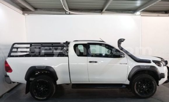 Buy Used Toyota Hilux White Car in Petauke in Eastern Buy Used Toyota Hilux White Car in Petauke in Eastern
