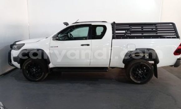 Buy Used Toyota Hilux White Car in Petauke in Eastern Buy Used Toyota Hilux White Car in Petauke in Eastern