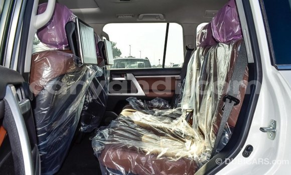 Buy Import Toyota Land Cruiser White Car in Import - Dubai in Zambia Buy Import Toyota Land Cruiser White Car in Import - Dubai in Zambia
