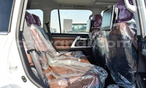 Buy Import Toyota Land Cruiser White Car in Import - Dubai in Zambia Buy Import Toyota Land Cruiser White Car in Import - Dubai in Zambia