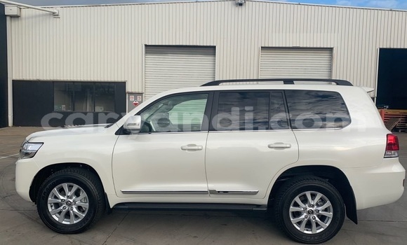 Buy Used Toyota Land Cruiser White Car in Lusaka in Zambia Buy Used Toyota Land Cruiser White Car in Lusaka in Zambia