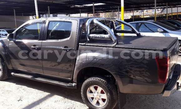 Acheter Occasion Voiture Isuzu KB Marron à Livingstone, Zambie Acheter Occasion Voiture Isuzu KB Marron à Livingstone, Zambie