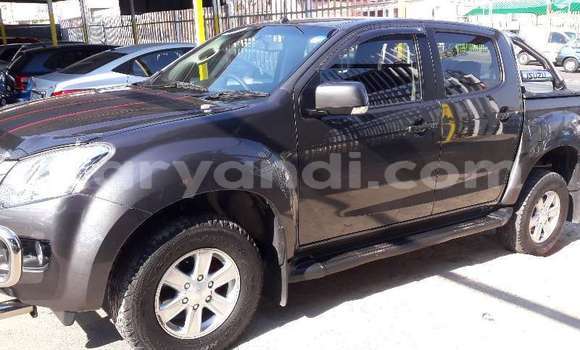 Acheter Occasion Voiture Isuzu KB Marron à Livingstone, Zambie Acheter Occasion Voiture Isuzu KB Marron à Livingstone, Zambie