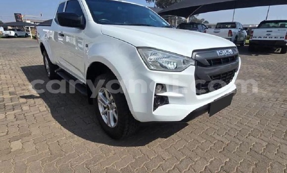 Buy Used Isuzu D–MAX White Car in Serenje in Central