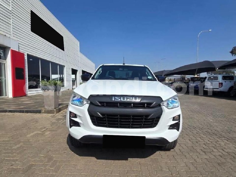 Big with watermark isuzu d max central serenje 34932