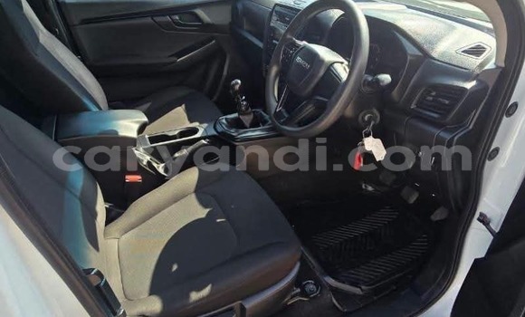 Buy Used Isuzu D–MAX White Car in Serenje in Central Buy Used Isuzu D–MAX White Car in Serenje in Central