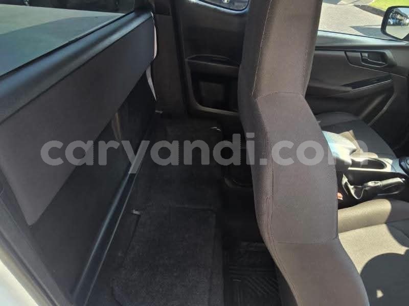 Big with watermark isuzu d max central serenje 34932