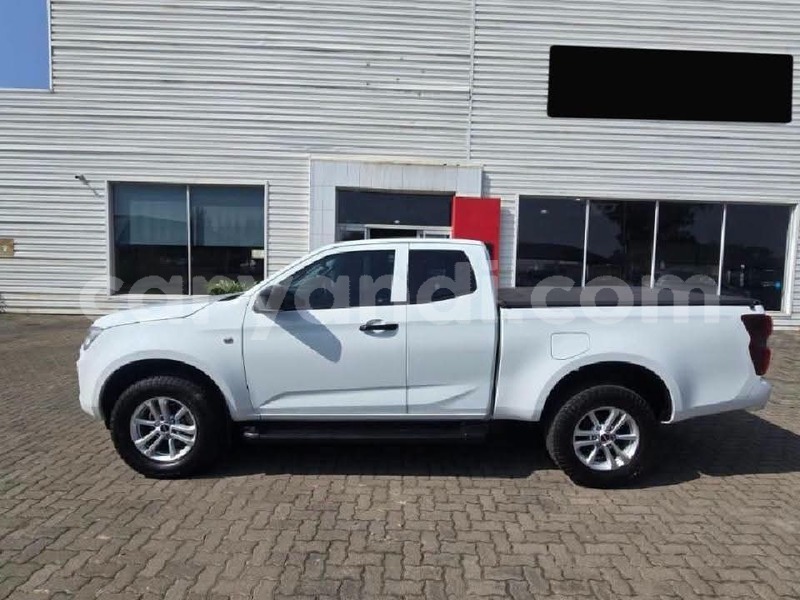 Big with watermark isuzu d max central serenje 34932