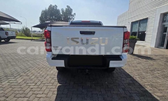 Buy Used Isuzu D–MAX White Car in Serenje in Central Buy Used Isuzu D–MAX White Car in Serenje in Central