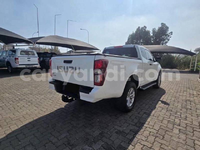 Big with watermark isuzu d max central serenje 34932