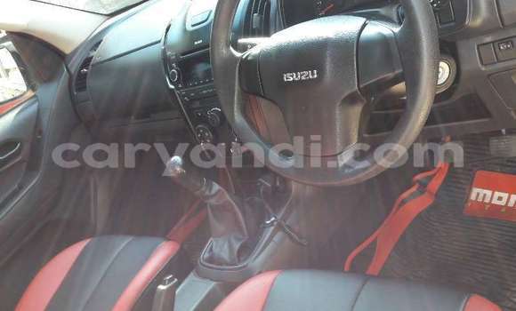 Acheter Occasion Voiture Isuzu KB Marron à Livingstone, Zambie Acheter Occasion Voiture Isuzu KB Marron à Livingstone, Zambie