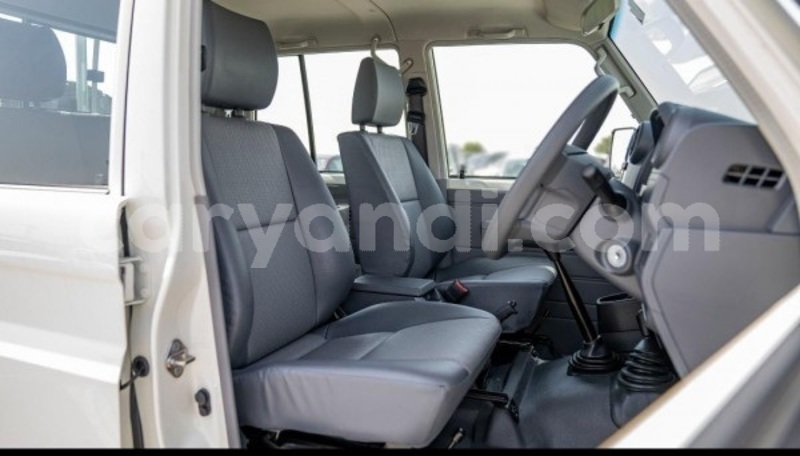 Big with watermark toyota land cruiser zambia lusaka 35108