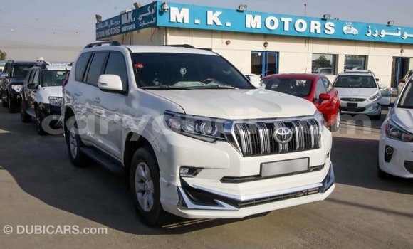 Acheter Import Voiture Toyota Prado Blanc à Import - Dubai, Zambie Acheter Import Voiture Toyota Prado Blanc à Import - Dubai, Zambie