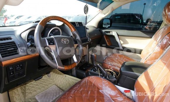Acheter Import Voiture Toyota Prado Blanc à Import - Dubai, Zambie Acheter Import Voiture Toyota Prado Blanc à Import - Dubai, Zambie