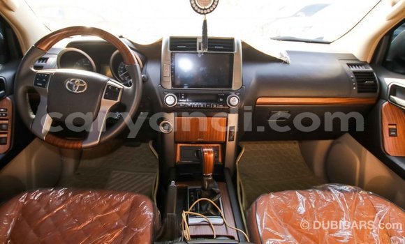 Acheter Import Voiture Toyota Prado Blanc à Import - Dubai, Zambie Acheter Import Voiture Toyota Prado Blanc à Import - Dubai, Zambie